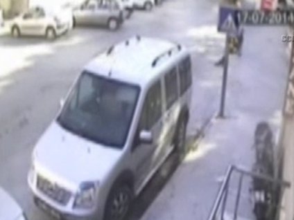 Köpeği sürükleyen kişiye linç girişimi