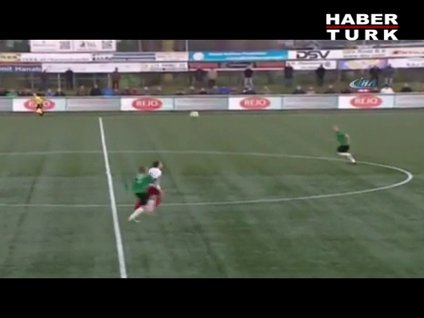 Hakem futbolcuyu hastanelik etti!